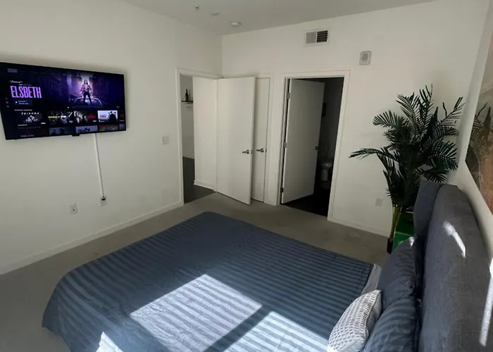 A Spacious 2Br With Balcony - Dtla